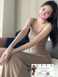 美豔性感氣質出眾紅唇誘惑
