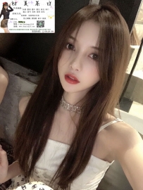 [臺中]黑絲襯托出長直美腿