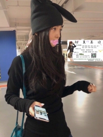 臉蛋精緻五官深邃
