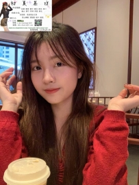 一進門就給你熱情抱抱，纏上來親親