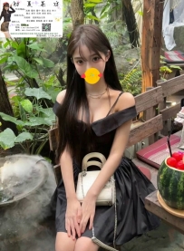 甜美大眼妹來自輔大