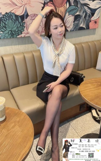 【臺南】豐滿柔嫩的奶子更是誘人